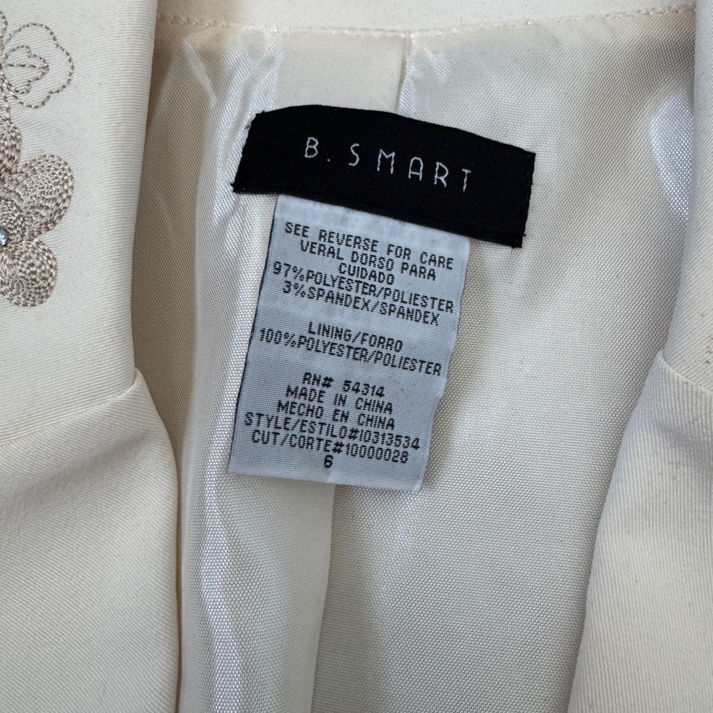 Cream Blazer - Picture 3 of 7